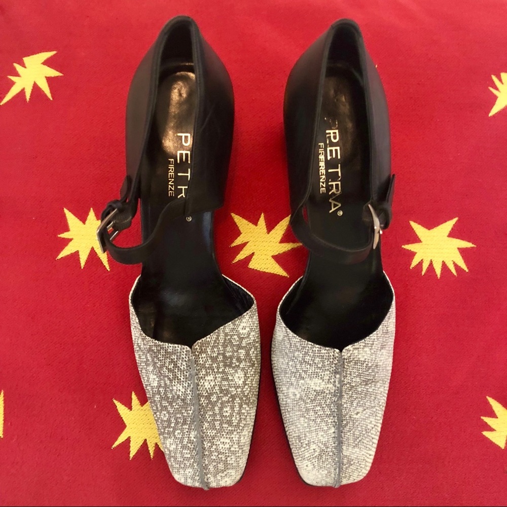 Vintage PETRA snakeskin shoes!
